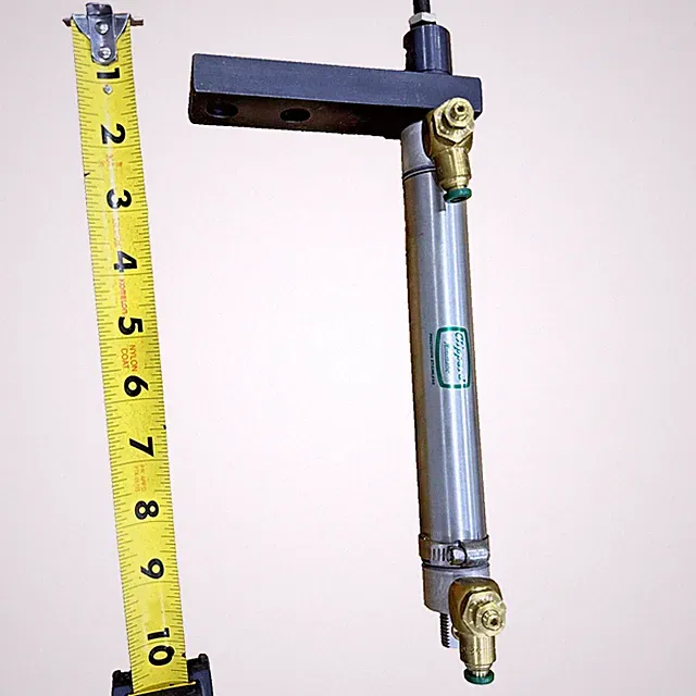 Clippard UDR-17-5 Air Cylinder With Flow Control Brass Fittings 3251-1225