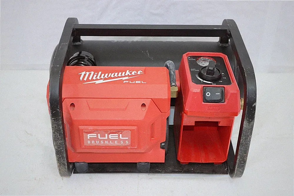 Milwaukee M18 Fuel 2840-20 2 Gal. Electric Compact Quiet Compressor (Tool-Only)