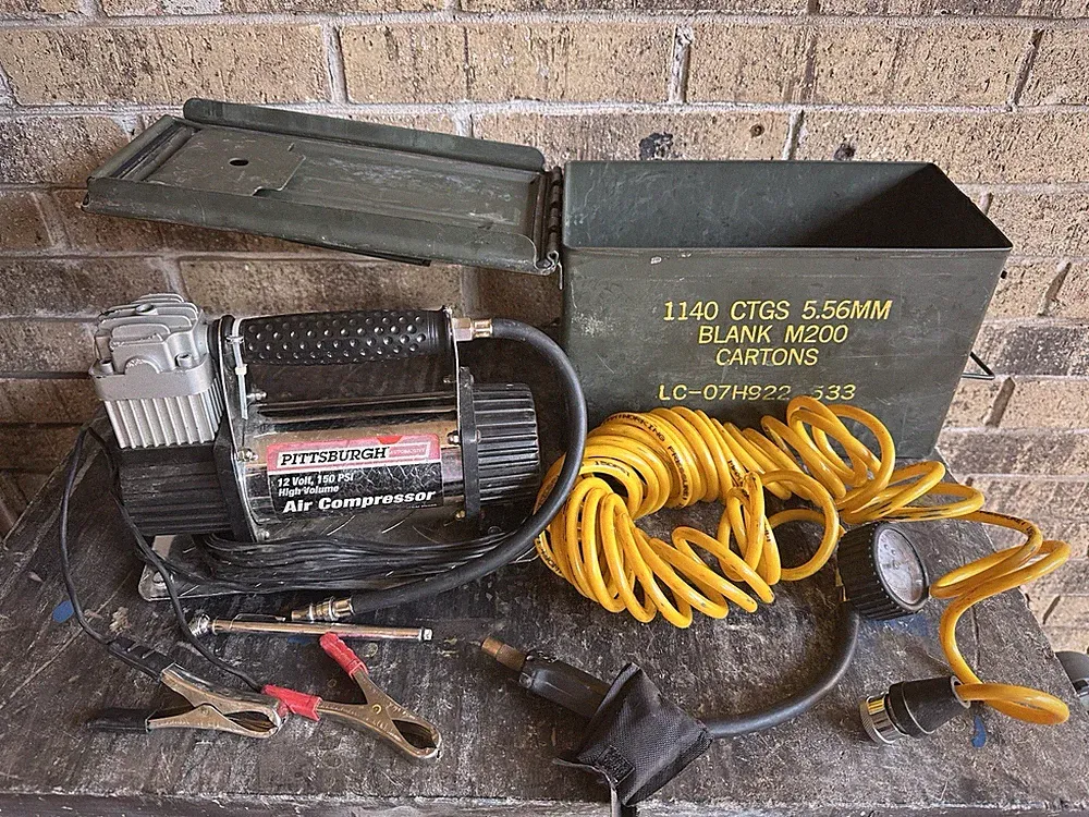 Pittsburgh Automotive 12 V 150 PSI High Volume Air Compressor W/Metal Ammo Can